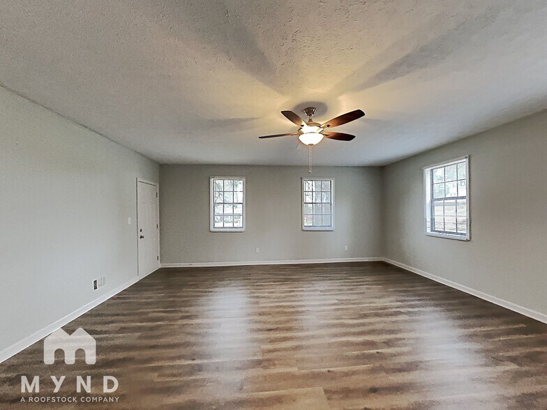 Building Photo - 70 Highland Cir