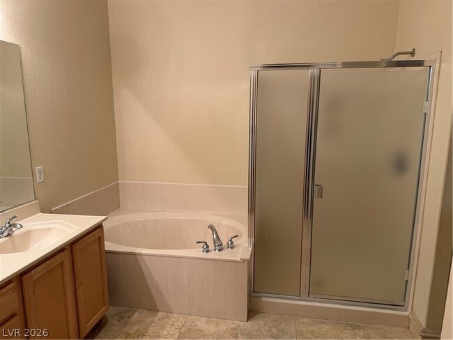 Building Photo - 572 Fox Links St