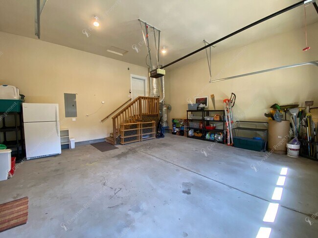 Building Photo - Charming Updated Home in Bend’s Old Farm D...