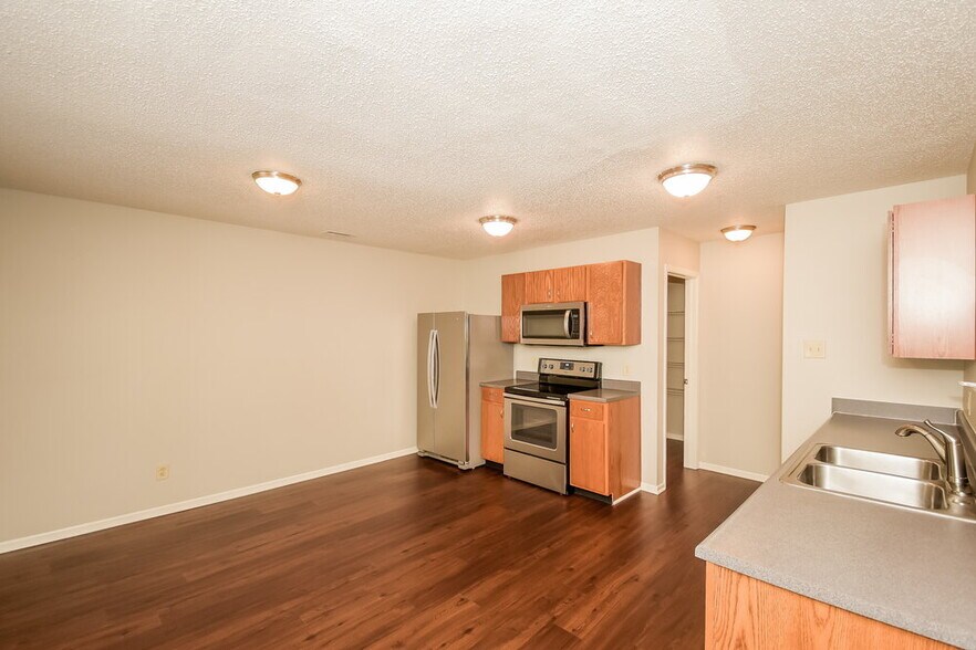 Building Photo - 941 Ravine Dr