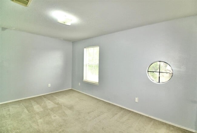 Building Photo - 1804 Elm Shadow Dr