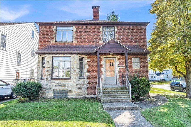 Primary Photo - 19500 Lakeshore Blvd