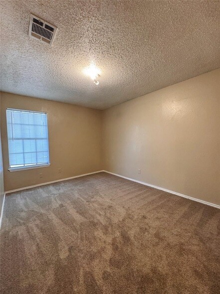 Building Photo - 6226 Big Springs Dr