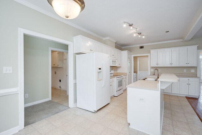 Building Photo - 434 Keeling Ln