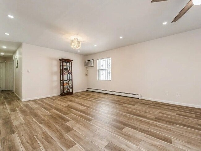 Building Photo - 14662 181st Street, 1