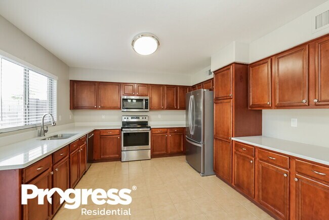 Building Photo - 5414 W Huntington Dr