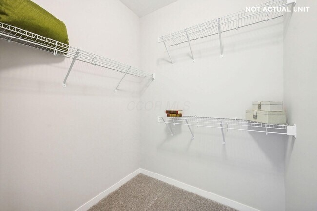Building Photo - 933 Persimmon Ln