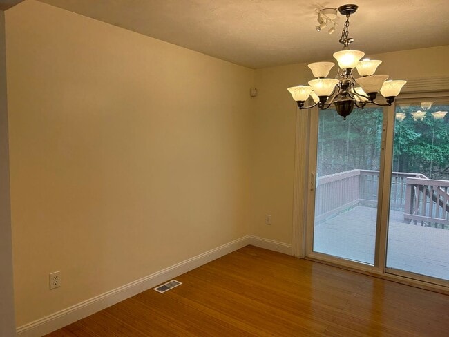 Building Photo - Beautiful 4 Bedroom house in Marlborough!