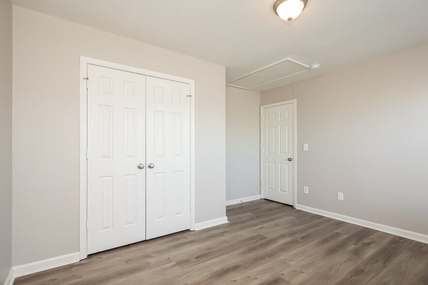 Building Photo - 512 Pawley Dr
