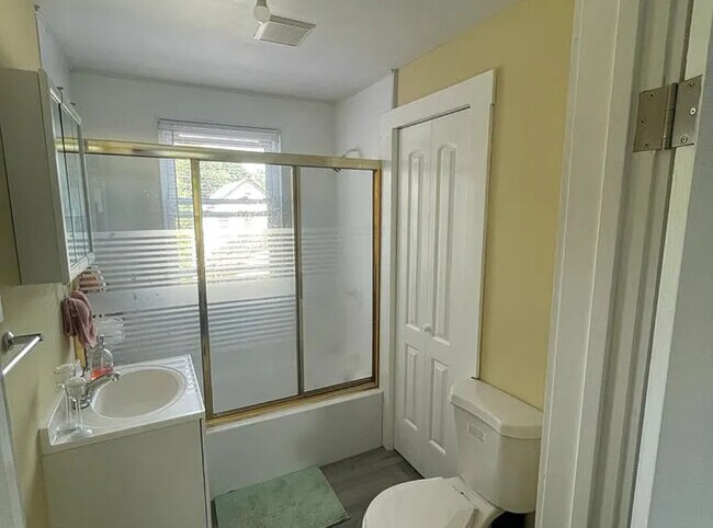 Building Photo - 39 Smith St