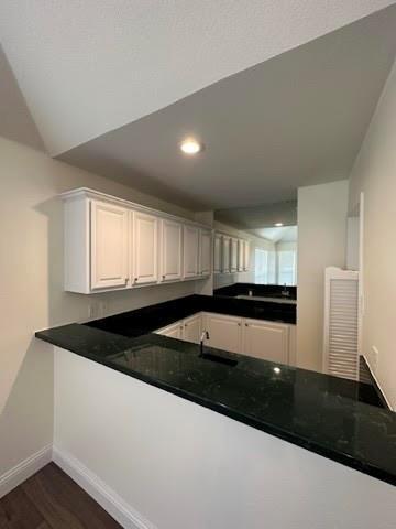 Building Photo - 1441 Kleber Dr