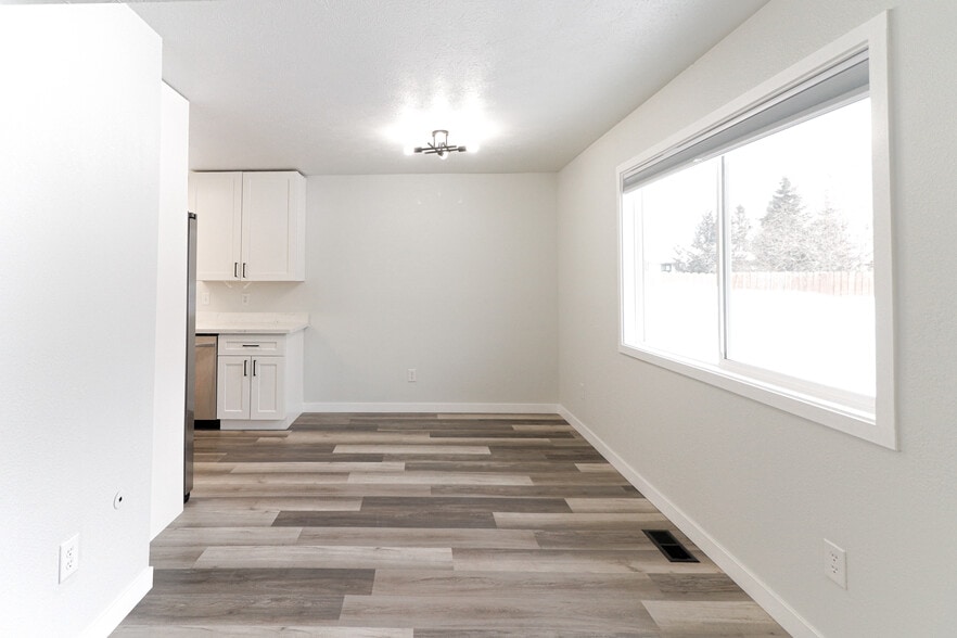 Building Photo - 8202 Mentra St