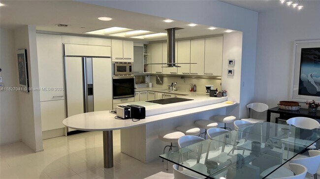 Building Photo - 201 Crandon Blvd