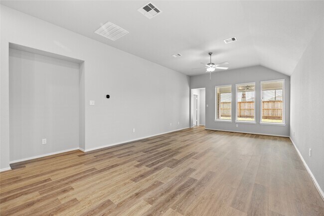 Building Photo - 10414 Starfire Yellow Dr