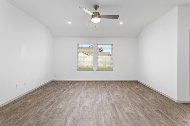 Building Photo - 6715 Riplee St