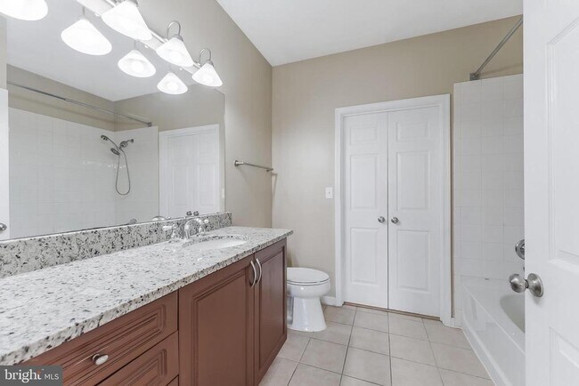 Building Photo - 12954 Centre Park Cir