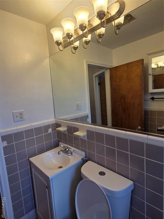 Building Photo - 1536 Hollywood St