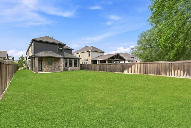 Building Photo - 8017 Whisper Grove Dr
