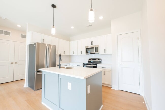 Building Photo - Dunloe Charlotte