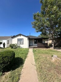 Building Photo - Spacious 3 Bed Home! Convenient Location! HUD Okay!