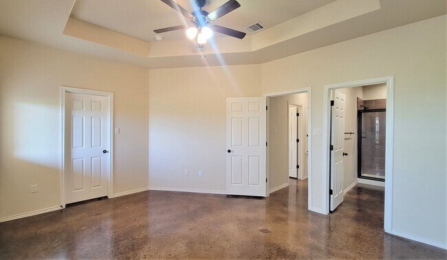Building Photo - Serene Haven: Beautiful Duplex Living in N...