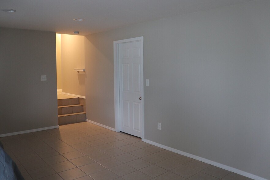 Building Photo - 6793 Mountain Aura Dr