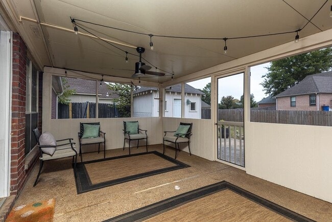 Building Photo - 3418 Broadway St