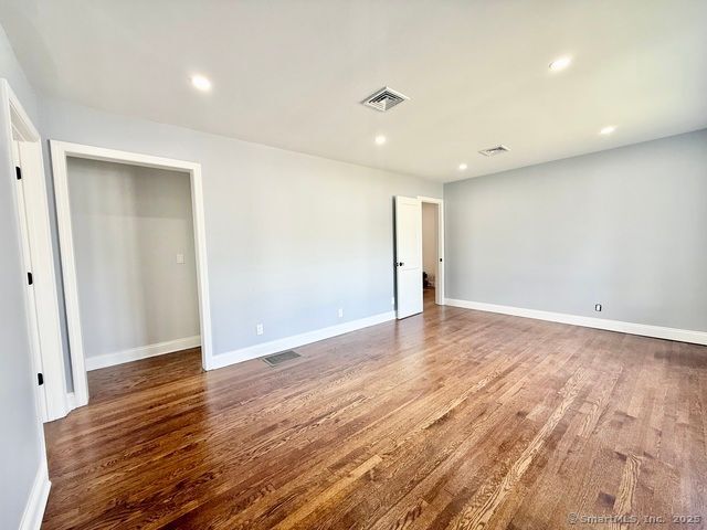 Building Photo - 40 E Pasadena Pl