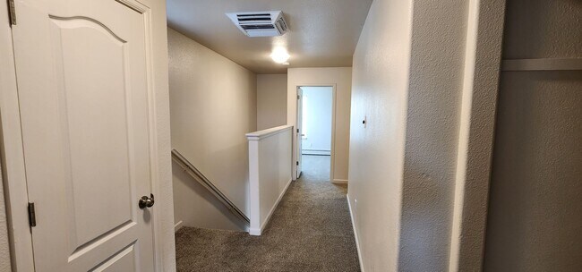 Building Photo - 3135 Perkins Dr