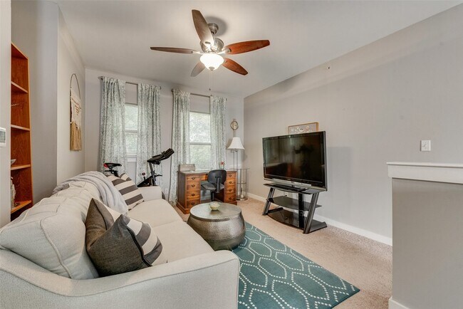 Building Photo - 3922 Gilbert Ave