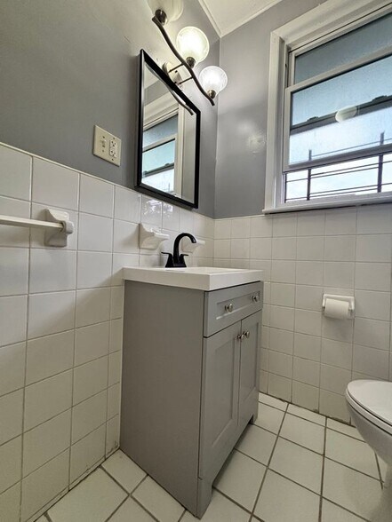 Building Photo - 105 Brookside Ave