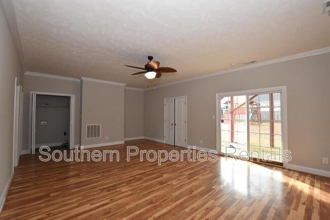Building Photo - 109 Canyon Ct