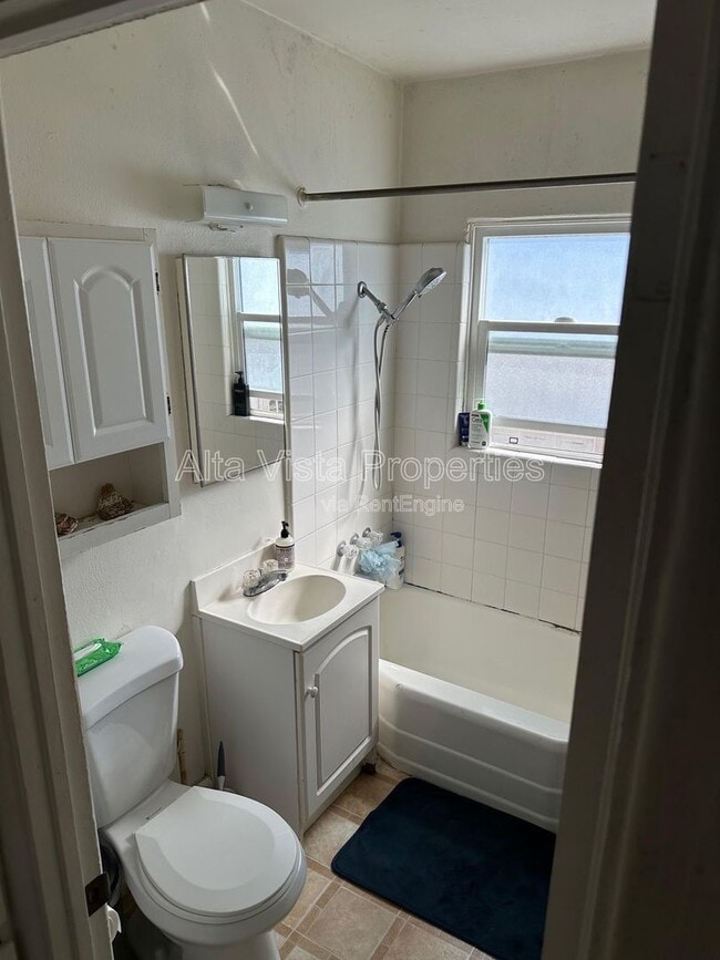 Building Photo - 4859 Santa Cruz Ave