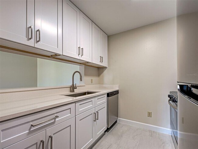 Building Photo - 4008 Crockers Lake Blvd