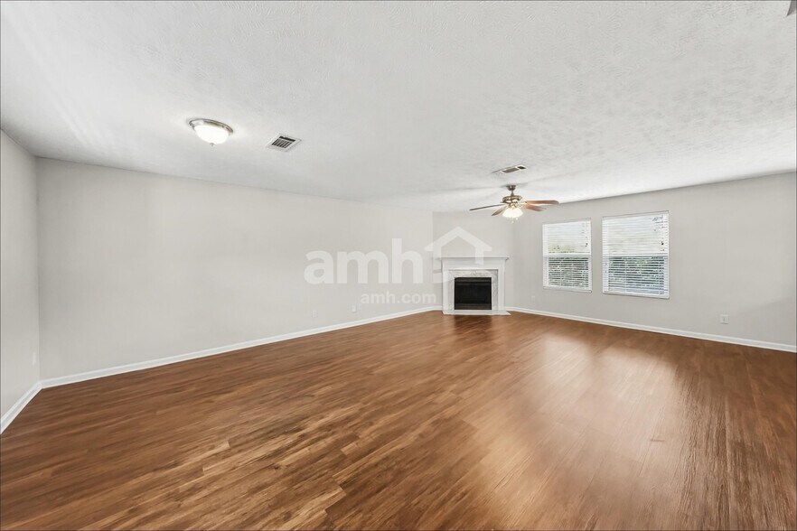 Building Photo - 1316 Roxbury Ct