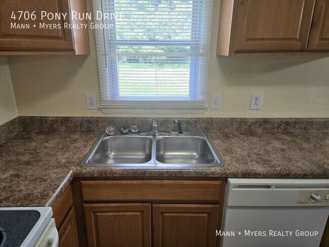 Building Photo - 4706 Pony Run Dr