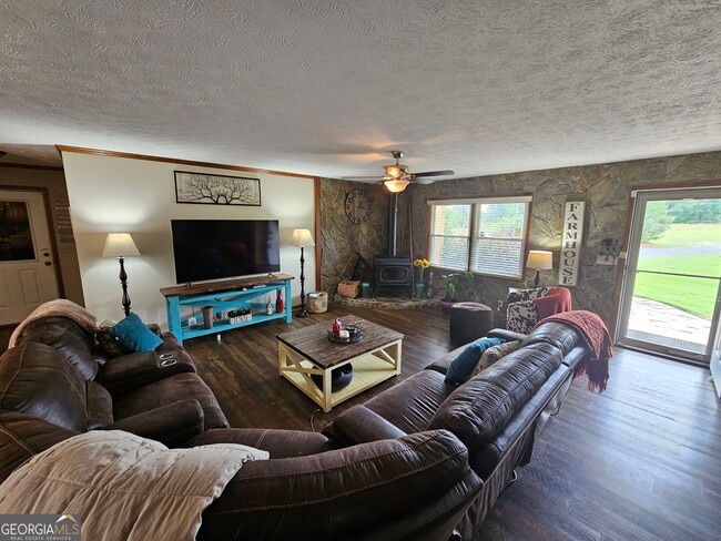 Building Photo - 6090 Strickland Town Rd