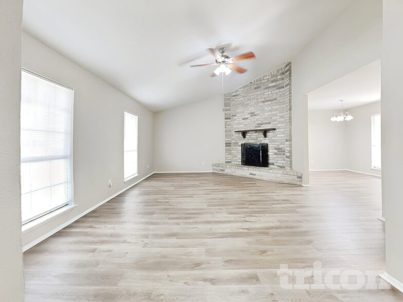 Building Photo - 2806 Quail Run Dr