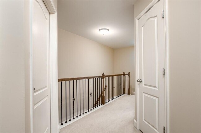Building Photo - 528 Twinrose Way