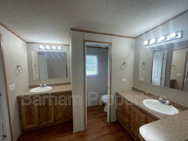 Building Photo - 9753 FM226