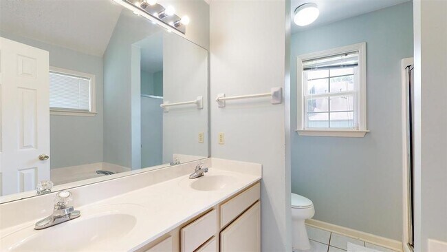 Building Photo - 195 Cross Point Dr