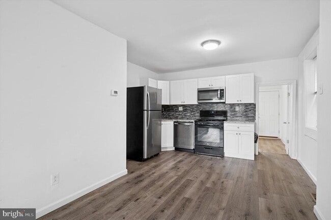 Building Photo - 1610 N 27TH St