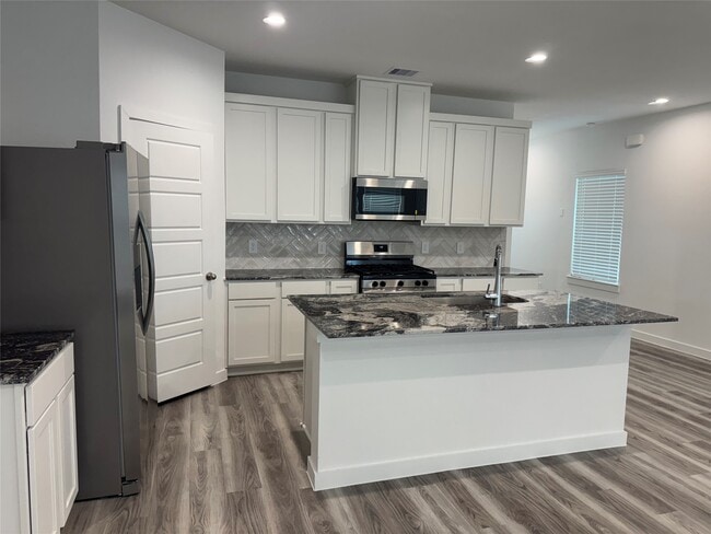 Building Photo - 10203 Spring Branch Trail