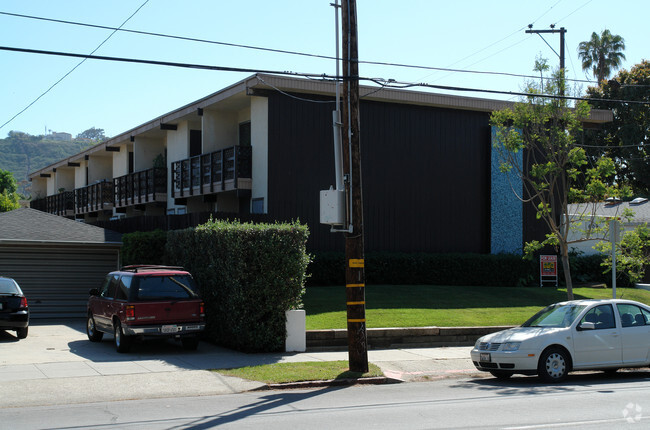Building Photo - Holiday Plaza Apartments