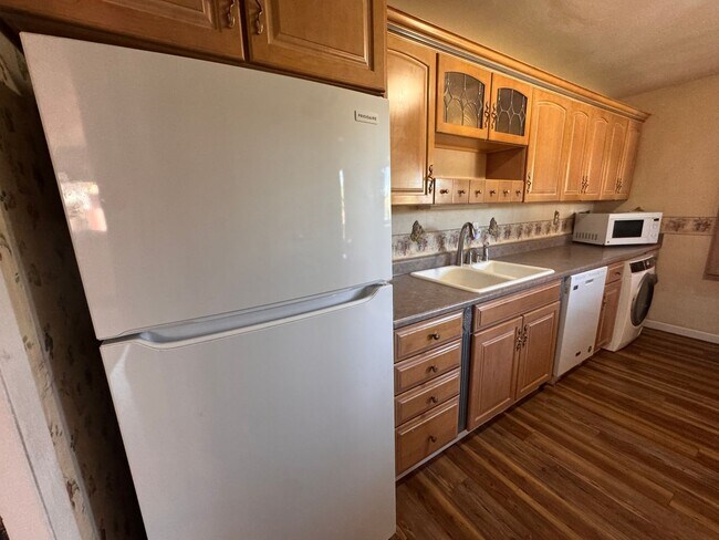 Building Photo - 3 bedroom 2 bath home in NE Albuquerque