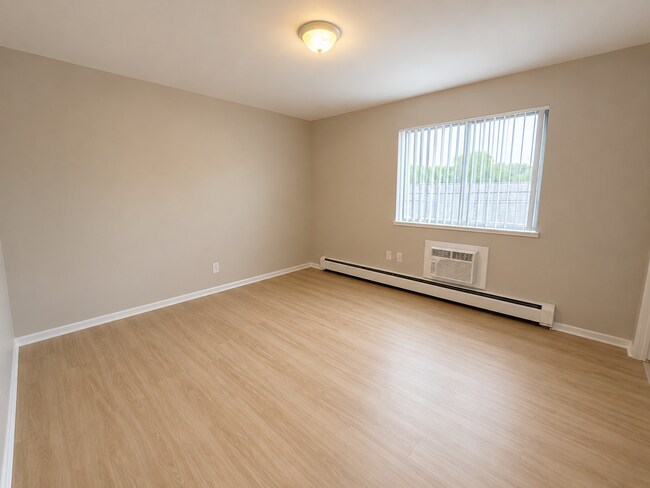 Building Photo - Newly Renovated 2 Bed, 1.5 Bath Townhome – Prime Location Near 28th Street