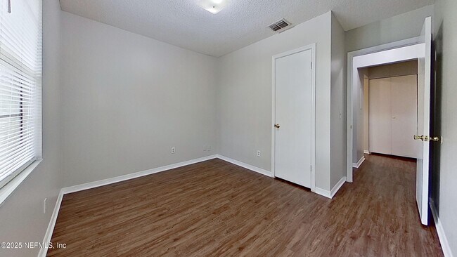 Building Photo - 477 Crabapple Ct