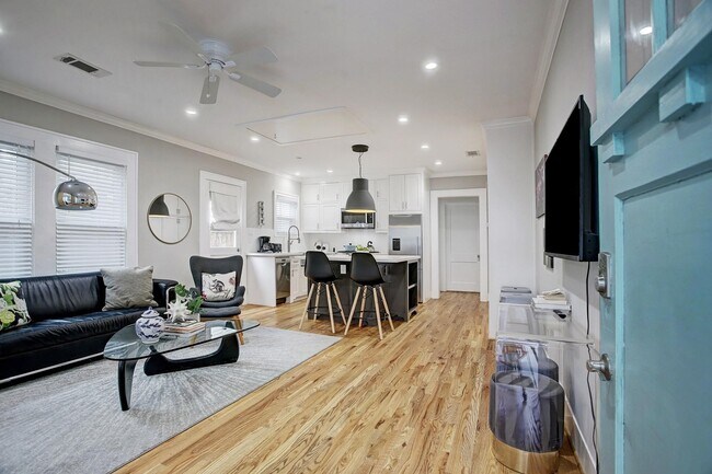 Building Photo - 127 Payne St