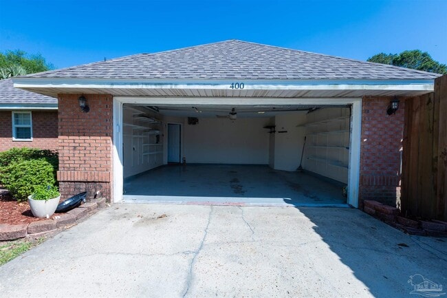 Building Photo - 400 Ridge Wood Cir