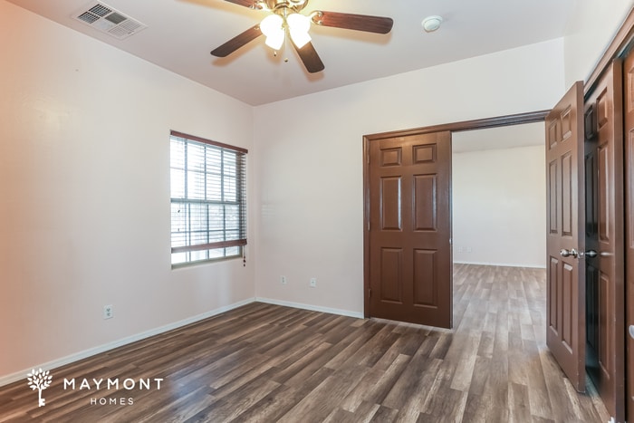 Building Photo - 767 W Barrus Dr